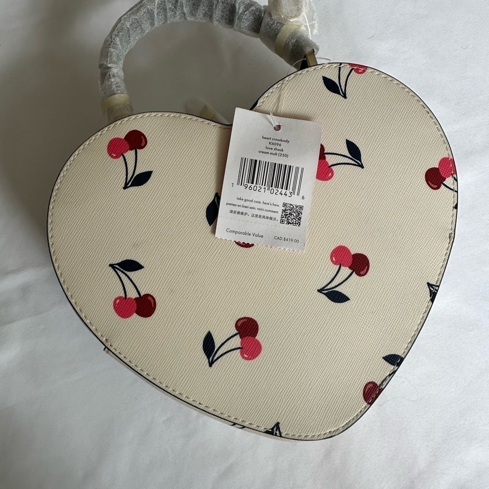 Kate SPADE HEART CROSSBODY PURSE - Picture 3 of 10